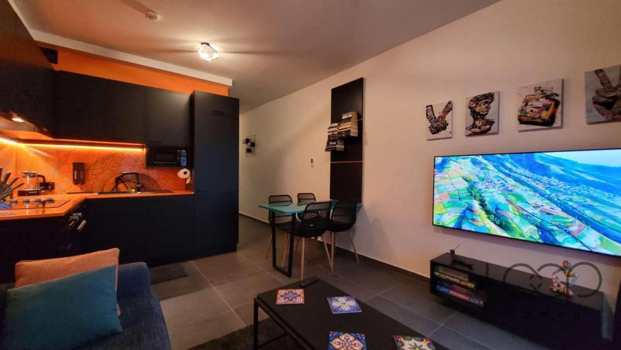 Modern - 50 M From Sea - Free Wi-Fi - Super Cool - Terrace - Fully Air-Conditioned San Pawl il-Baħar Eksteriør bilde